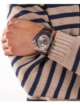 Guess Collection Coussin Shape Chrono Metal Y99013G1MF