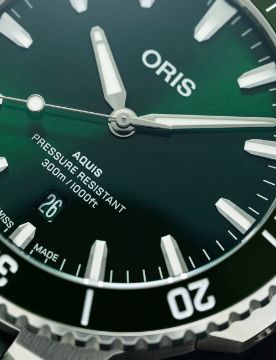 Oris Aquis Date 01 733 7789 4157-07 4 23 37FC