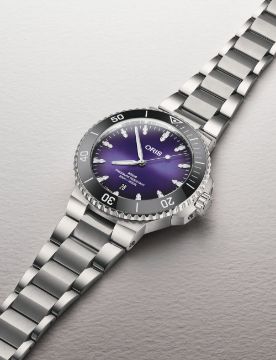 Oris Aquis Taste of Summer 01 733 7789 4158-07 8 23 04PEB