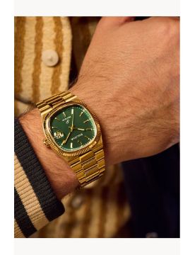 Bulova Super Seville 37.5 mm Quartz Saat 97B237